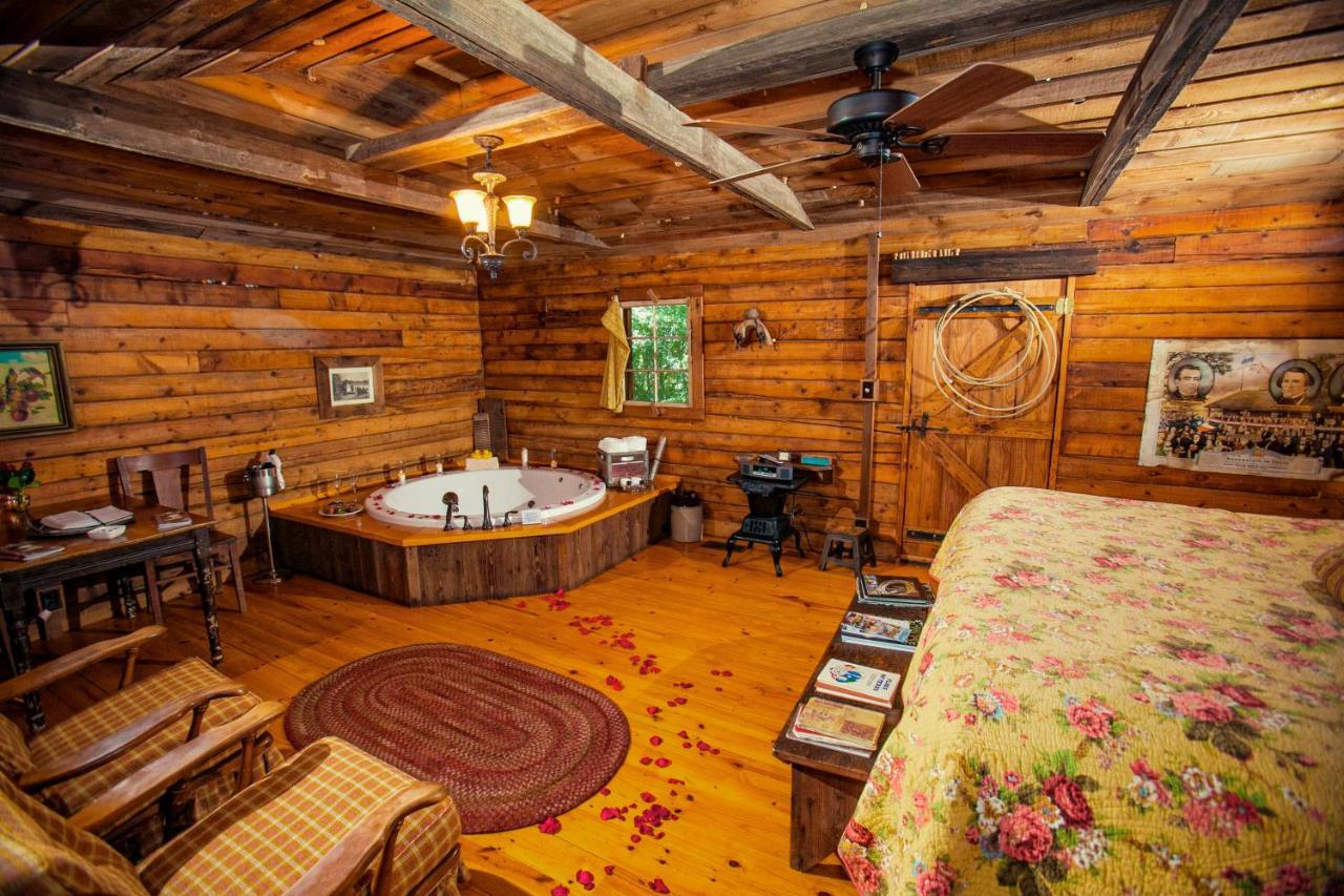 7F Lodge And Events College Station Esterno foto