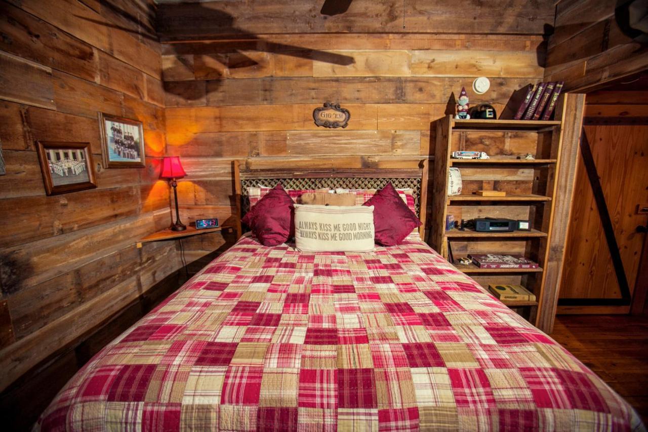 7F Lodge And Events College Station Esterno foto