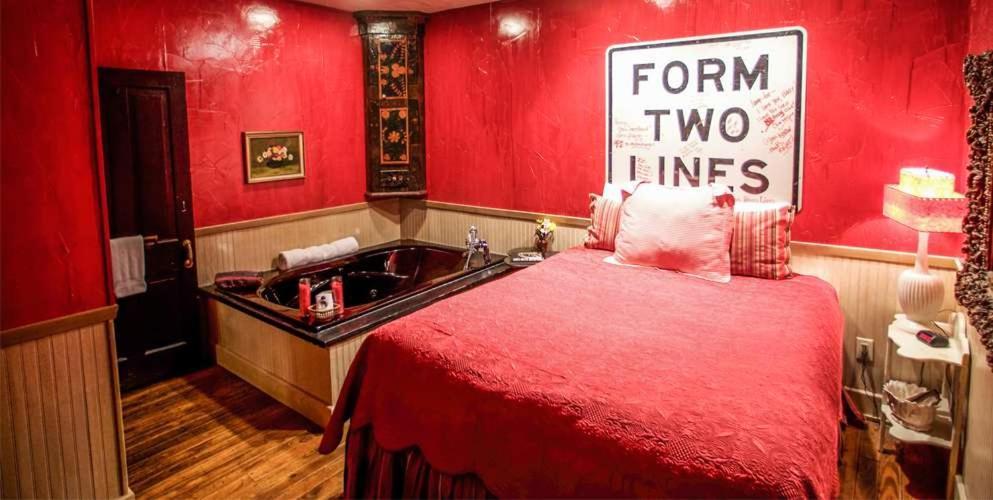 7F Lodge And Events College Station Esterno foto
