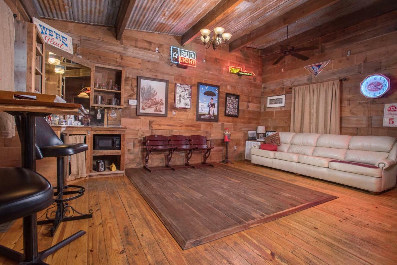 7F Lodge And Events College Station Esterno foto