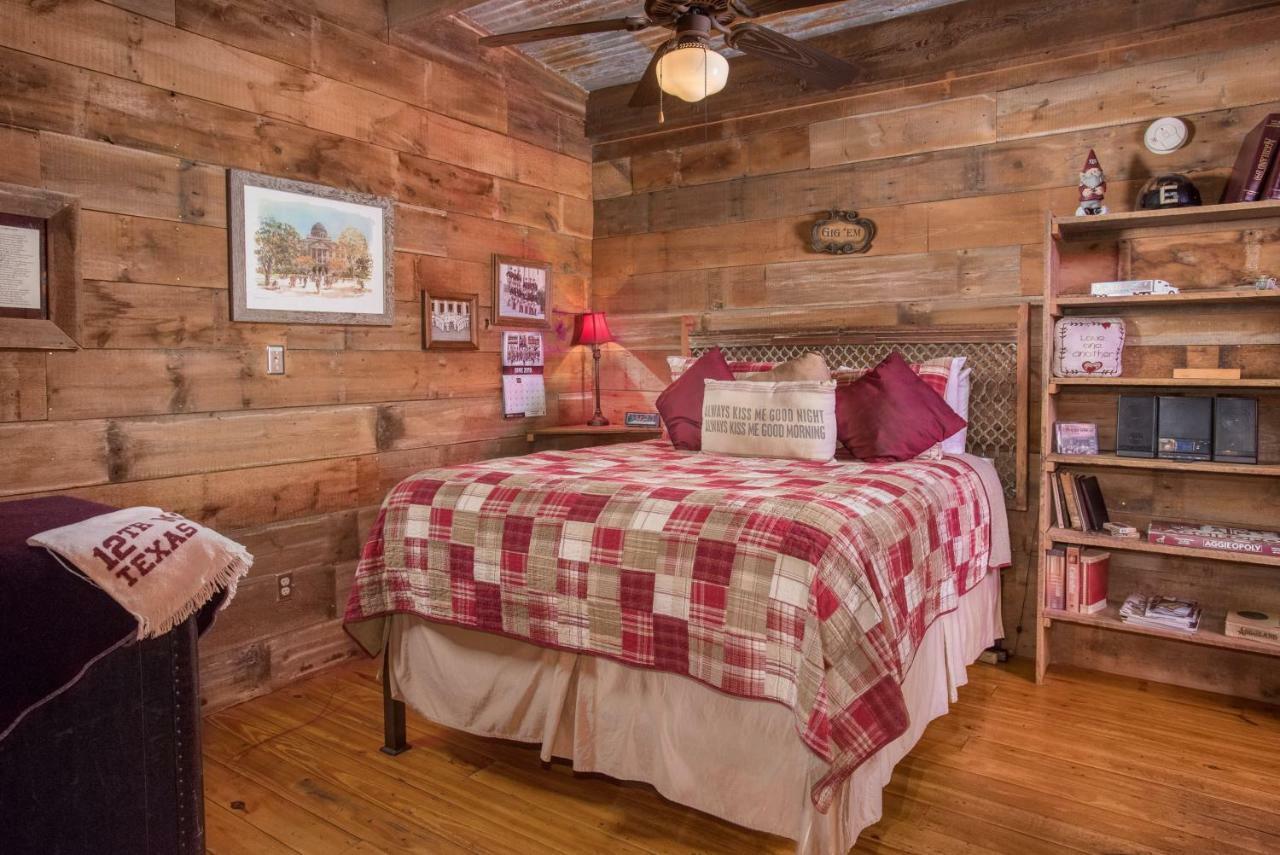 7F Lodge And Events College Station Esterno foto
